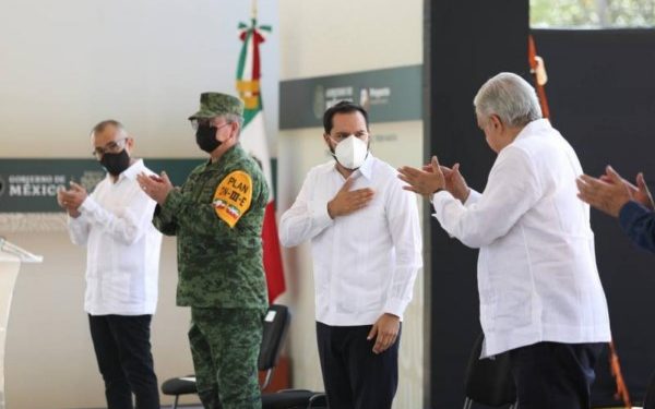 Durante la supervisión del tramo 3 Calkiní-Izamal del Tren Maya que realizó junto con el Gobernador,