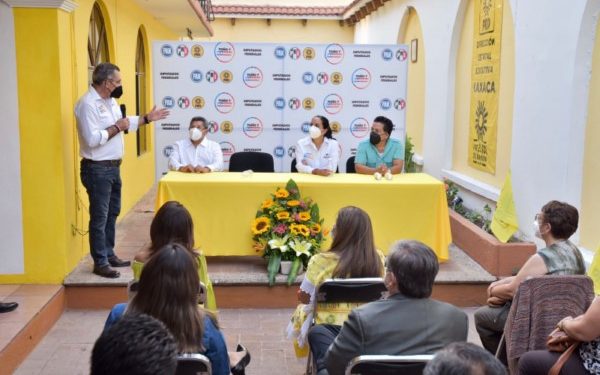 se reunieron con el Comité Directivo Estatal del Partido de la Revolución Democrática (PRD), a quienes reiteraron que, con unidad, este 6 de junio la Alianza Va por México obtendrá el triunfo.