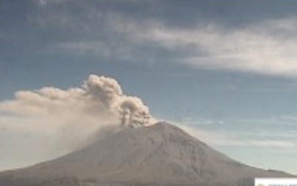 volcán Popocatépetl se identificaron 58 exhalaciones acompañadas de vapor de agua,