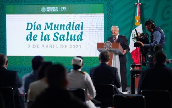 ceremonia conmemorativa del Día Mundial de la Salud en Palacio Nacional.