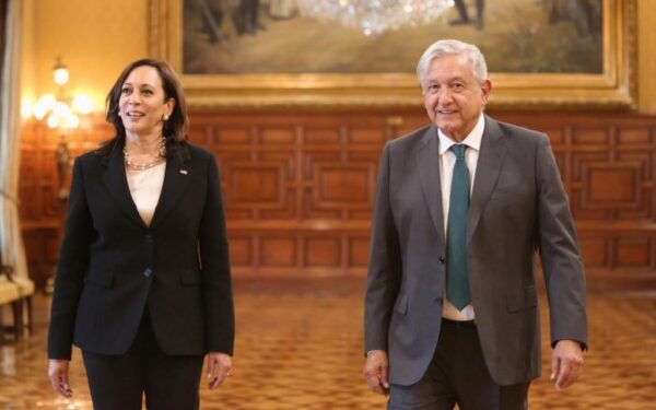 Presidente dialoga sobre migración con vicepresidenta de Estados Unidos, Kamala Harris