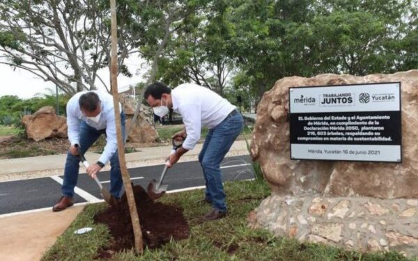 Mauricio Vila Dosal y el Alcalde de Mérida, Alejandro Ruz Castro, refrendan su compromiso en lograr una Mérida y Yucatán más sustentable.