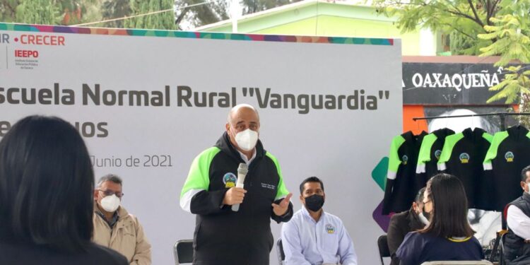 Dignifica IEEPO instalaciones de la Normal Rural Vanguardia de Tamazulapan