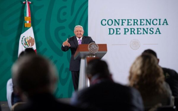 México mantiene economía estable con recuperación de empleos e inversión: presidente