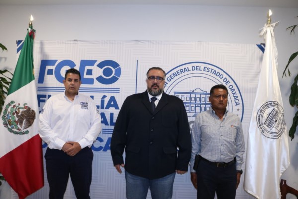 a conducirse bajo los principios de legalidad, profesionalismo, honradez y eficiencia, a fin de fortalecer el sistema estatal de procuración de justicia.