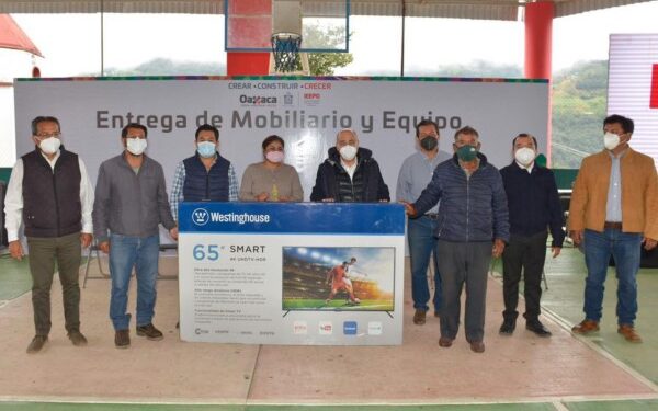 Mejorar la educación de las niñas, niños, adolescentes y jóvenes de Oaxaca es nuestra prioridad,