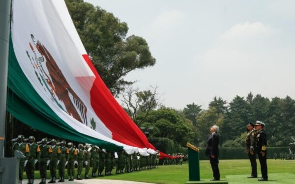 formalizó la creación de la primera comandancia del Ejército Mexicano; al frente de esta nombró a Eufemio Alberto Ibarra Flores.