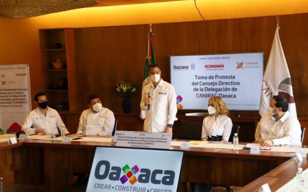 pidió trabajar en equipo y unidad para llevar la cocina de Oaxaca al mundo