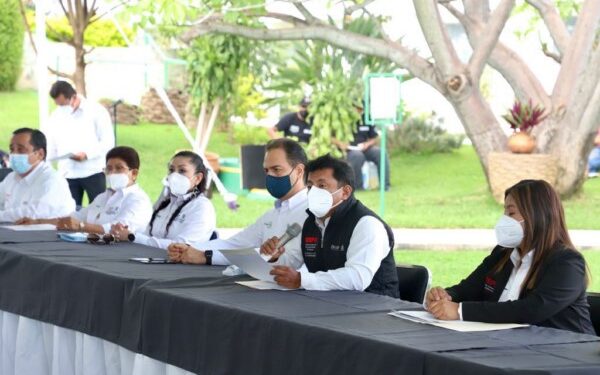 Revisan IEEPO y escuelas particulares probable retorno a clases presenciales
