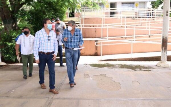 Inicia distribución de paquetes escolares, que representan un ahorro de mil 500 pesos por persona.