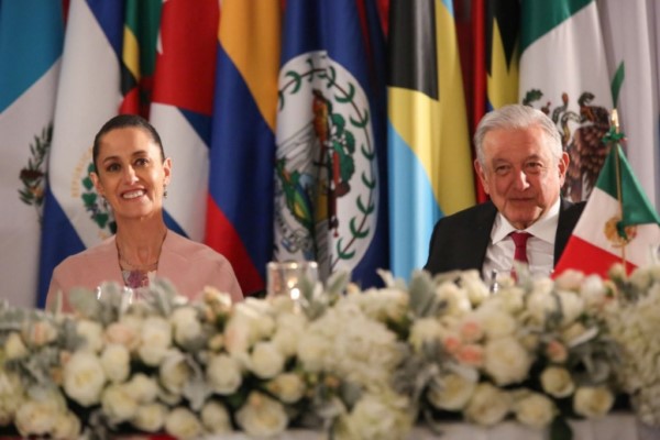 presidentes, primeros ministros, vicepresidentes y embajadores de los países miembros de la Comunidad de Estados Latinoamericanos y Caribeños (CELAC).