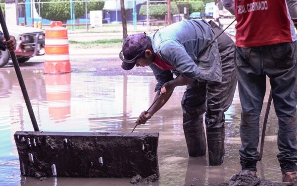 El objetivo de estas tareas es facilitar la circulación de agua pluvial en el sistema sanitario