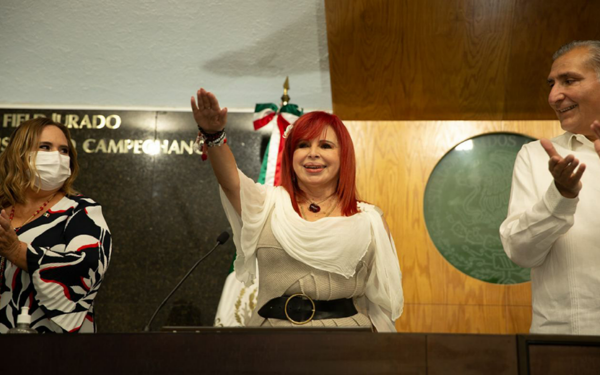 aseguró que “se acabó la robadera, porque el gobierno no viene a robar”.