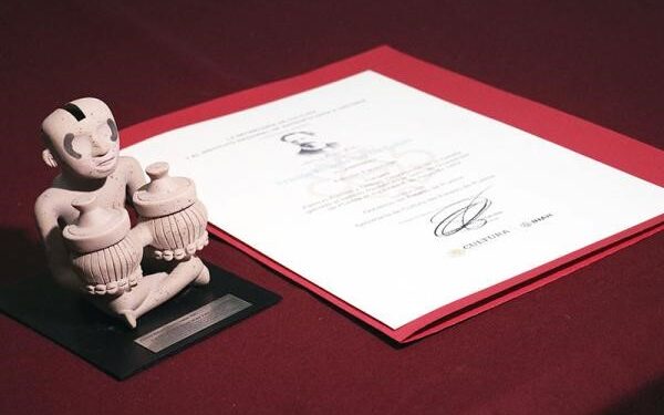 • El galardón tiene el propósito de estimular la producción de textos sobre el patrimonio cultural de México