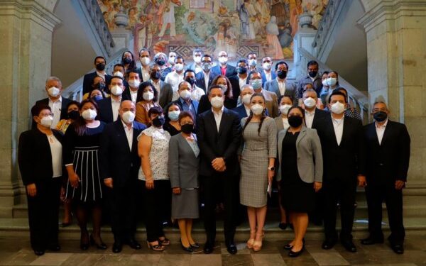 El gobernador Alejandro Murat Hinojosa reconoció a las maestras y maestros que con firme convicción abonan al conocimiento, libertad y desarrollo