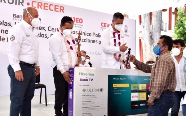 ·         Se cumple el compromiso del gobernador Alejandro Murat Hinojosa para fortalecer los servicios educativos que se brindan en la entidad a niñas, niños, adolescentes y jóvenes