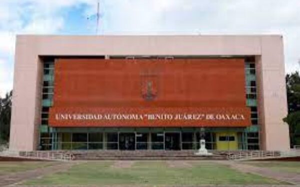 para la obligatoriedad gradual de los servicios de educación superior, en el Proyecto y Presupuesto de Egresos de la Federación.