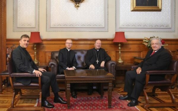 recibió en Palacio Nacional al nuncio apostólico Franco Coppola