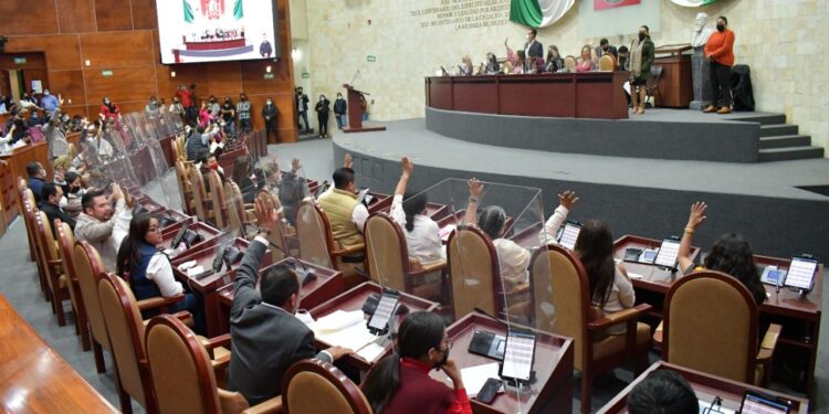 Poder Legislativo analiza la propuesta para decretar que el titular del Ejecutivo comparezca personalmente