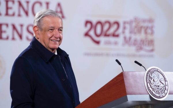 precisó que la meta es inmunizar a 2.7 millones de personas con la vacuna Moderna