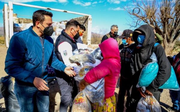 contribuyen a paliar los efectos de las bajas temperaturas de familias de los pueblos originarios de Rosales, Julimes, Meoqui, Saucillo y Aquiles Serdán