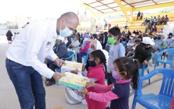 Christian Holm Rodríguez, invitó a la sociedad civil a seguirse sumando al programa de “Voluntariado DIF”,
