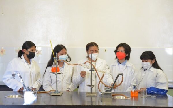    Se requiere lograr el acceso y la participación plena y equitativa en la ciencia para este sector de la población
