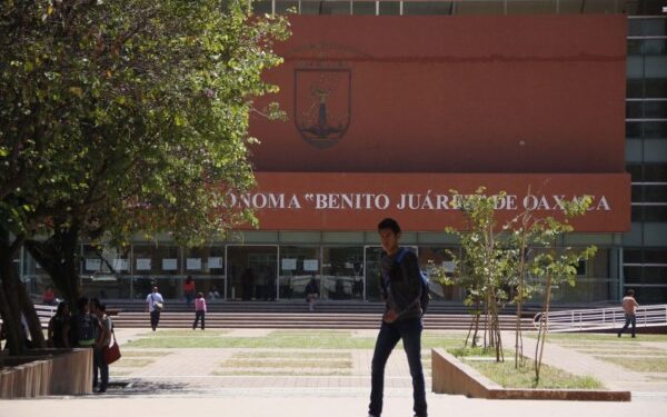         Son 18 las licenciaturas acreditadas y reconocidas por organismos nacionales.