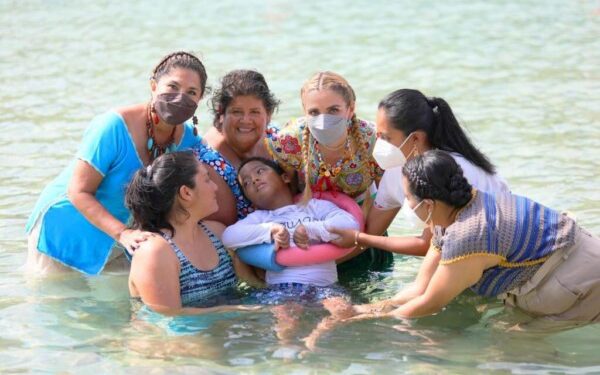      Entrega IMM distintivo “Oaxaca Accesible e Incluyente” a dos de los principales hoteles de Santa María Huatulco.
