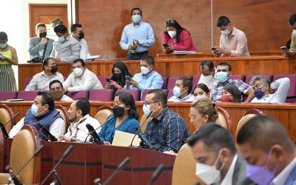 de manera urgente, verifiquen la operatividad de las instancias municipales de la mujer, instaladas en su demarcación.
