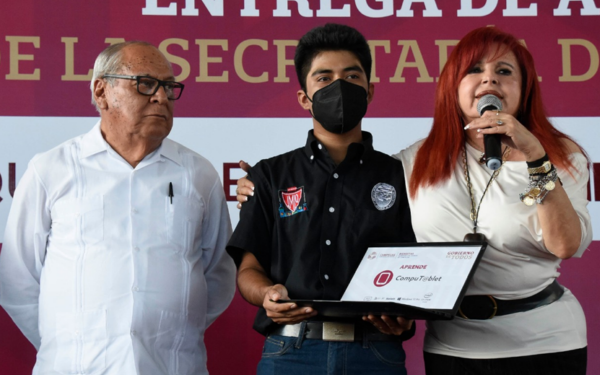 … Se benefició a 400 alumnos de 63 escuelas de todo el Estado