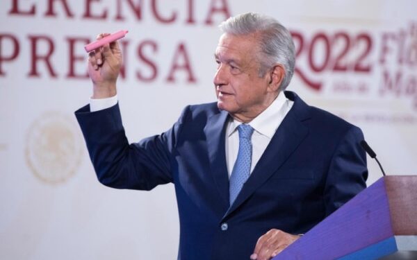 Médicos especialistas que trabajen en comunidades apartadas accederán a incentivos laborales: presidente