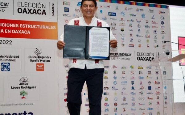 Al firmar el Pacto por la Primera Infancia,