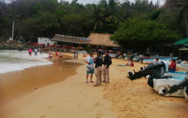 Policía Turística de la SSPO realiza recorridos de seguridad, vigilancia e información en la costa de Oaxaca