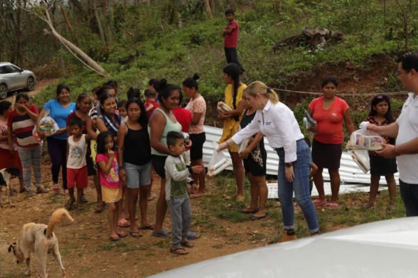 itulares de 16 dependencias del gobierno estatal se encuentran en las comunidades de la Costa y Sierra Sur