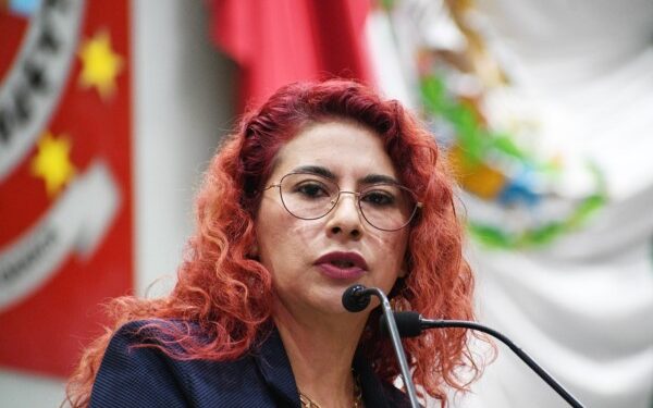 e manera urgente se dote del equipo de insumos médicos al Hospital Civil “