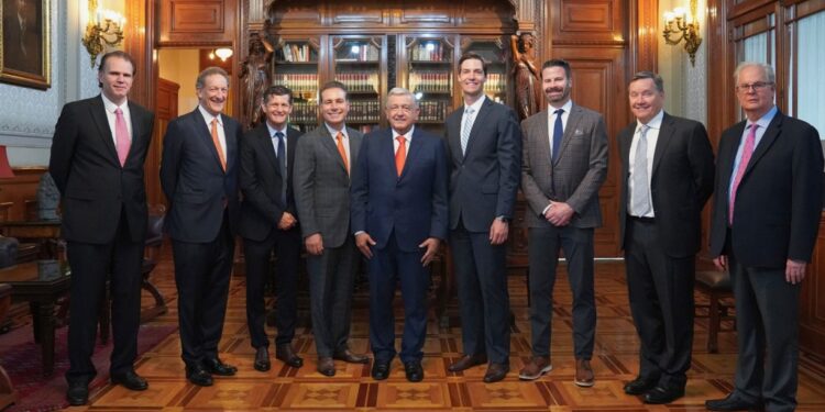 “Jugarán en abril del año próximo en el estadio de los Diablos Rojos de la Ciudad de México”,