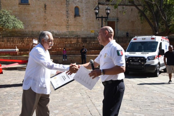 prevenir, educar, proteger y rescatar a las personas y sus bienes, en casos de emergencia.