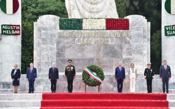 López Obrador encabezó la ceremonia por el 175 Aniversario de la Gesta Heroica de los Niños Héroes