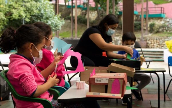 Peques juegan y aprenden en el Taller Arquitectura para la Infancia