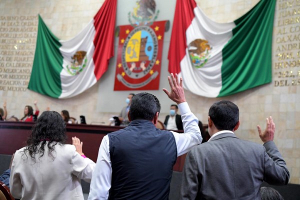 migrante oaxaqueño que viva en el extranjero participe en la elección para ser legislador local de Oaxaca.