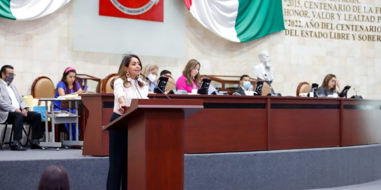 Mariana Benítez Tiburcio, plantea castigar hasta con cinco años de prisión a quien extorsione sexualmente.