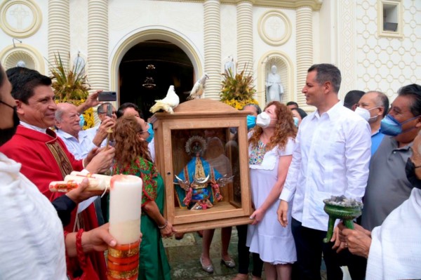 será entregada al Papa Francisco I a finales de este mes, directamente de manos de artesanas y artesanos oaxaqueños