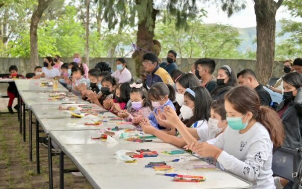 , llevó a cabo el Taller Ciencia y Arte en el Planetario, el cual estuvo dirigido a niñas y niños de 5 a 12 años.