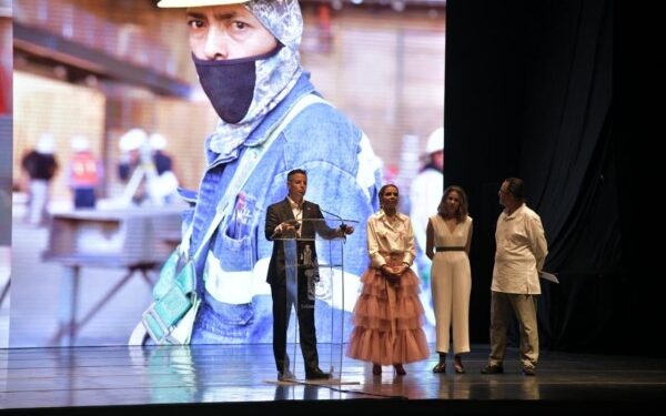  Se presentó la gala de ballet "Bolero" a cargo de la primera bailarina mexicana Elisa Carrillo