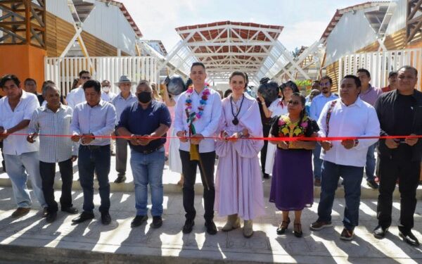 Inaugura AMH Mercado de Artesanías de Barro  Negro de San Bartolo Coyotepec
