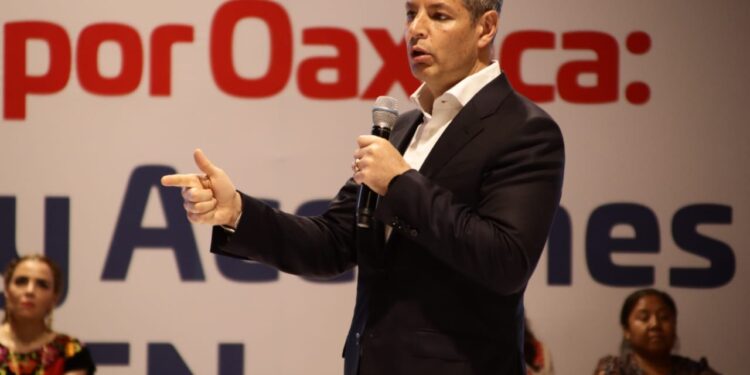 El gobernador Alejandro Murat Hinojosa encabeza la entrega del premio estatal de Contraloría Social