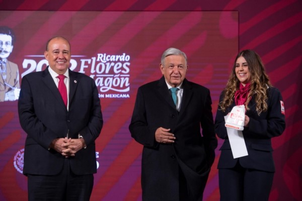 a participar en la Colecta Nacional 2022 de Cruz Roja Mexicana, organismo humanitario dedicado a preservar la salud.