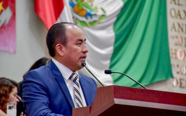 •Rinden protesta Brenda Alvarado y Denisse Ugalde, como titulares de la Secretaría de Desarrollo Social y de la Secretaría de las Mujeres