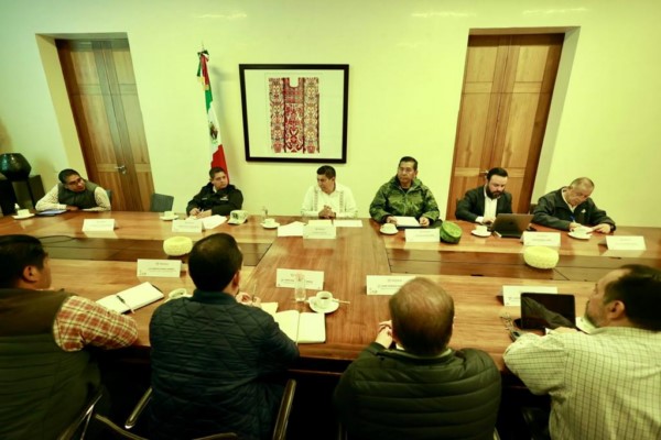 ·         Instruye a continuar atendiendo la Nación Triqui para alcanzar la paz y bienestar